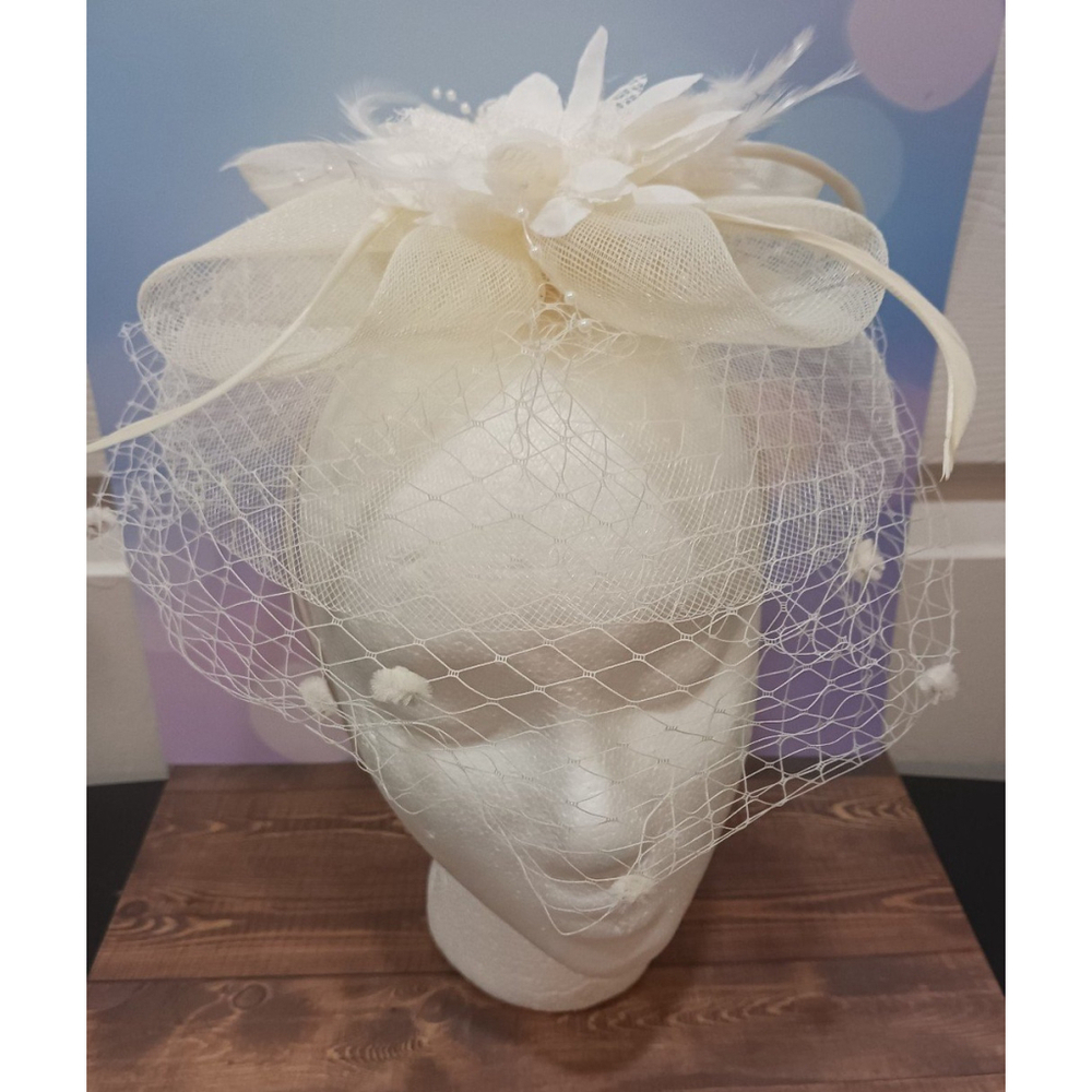 Women's Elegant Fedora Hat In White